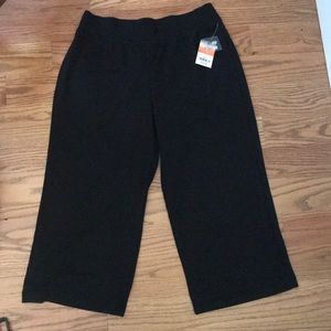 Wide leg athletic Capri pant - NWT - M